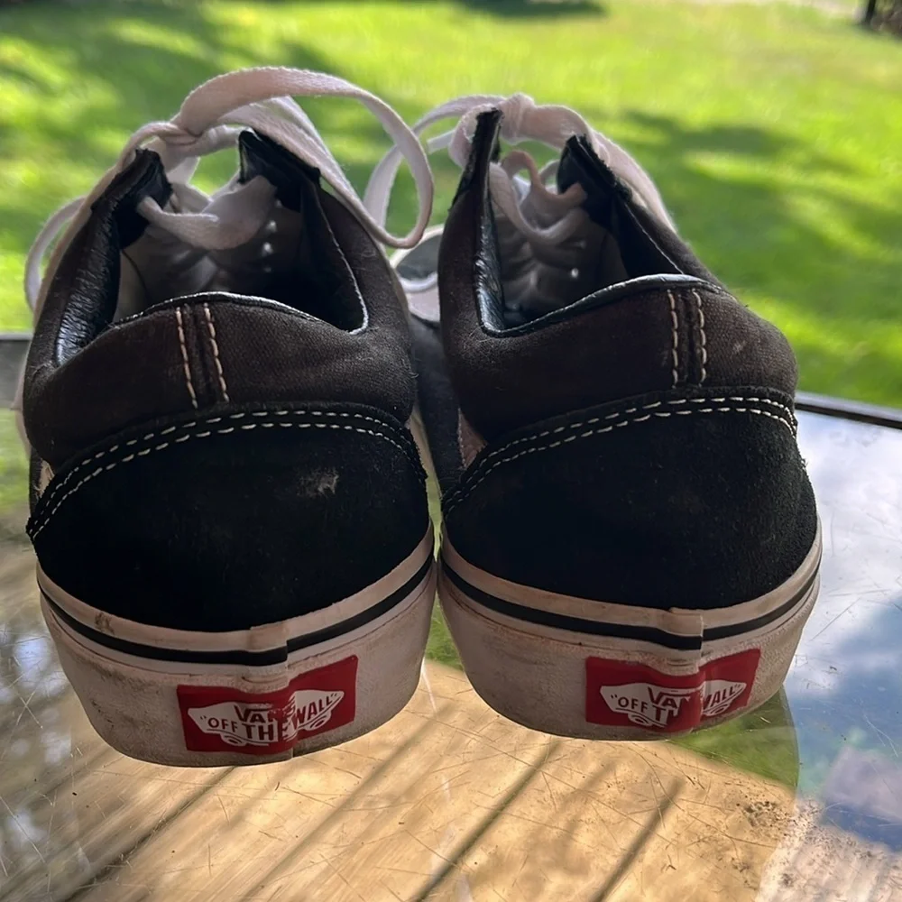 Vans Women's Classic Black and White low top Sneakers size 7
